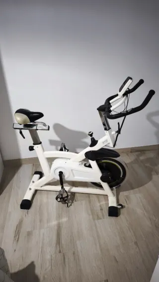 Bicicleta Estática Cecotec Indoor Blanca