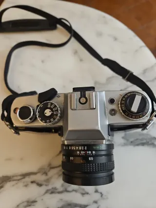 Macchina fotografica retrò Yashica FR