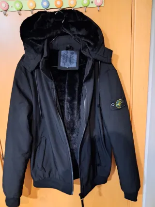Chaqueta Stone Island Negra con Capucha