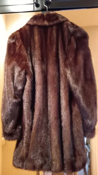Abrigo de visón sintético marrón