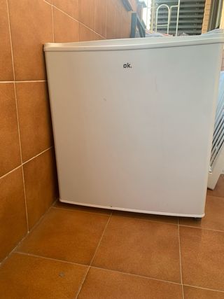 Mini Nevera OFK 061 E W