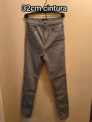 Pantalón cuadros Stradivarius Talla S