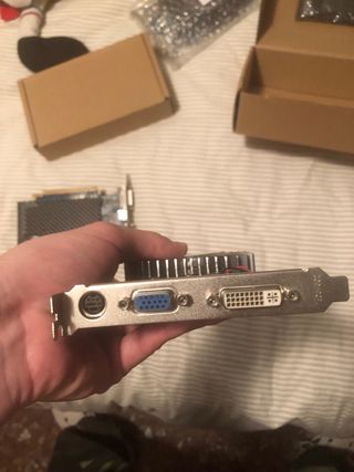 Lote 2 Tarjetas Gráficas Nvidia y ATI