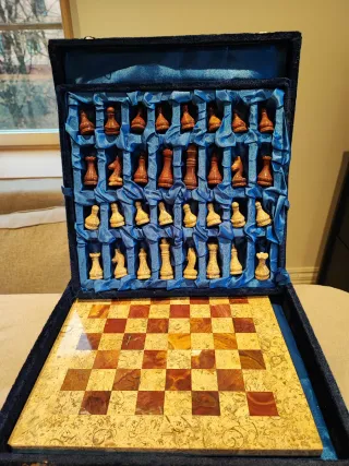 Ajedrez de mármol con estuche