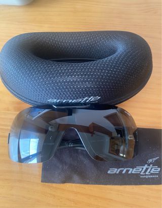 Gafas de sol Arnette negras