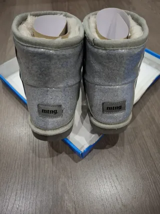 Botas niña Mustang grises y plateadas