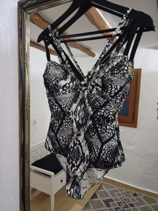 Body estampado blanco y negro