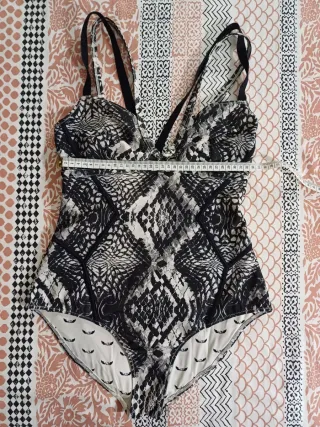 Body estampado blanco y negro