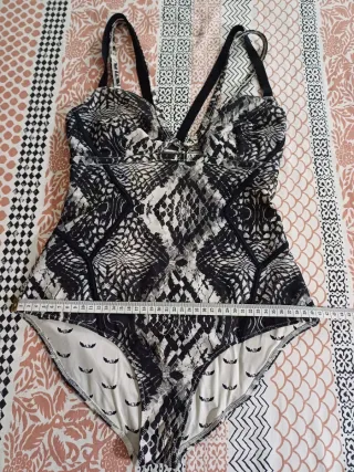 Body estampado blanco y negro