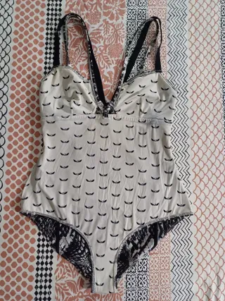 Body estampado blanco y negro