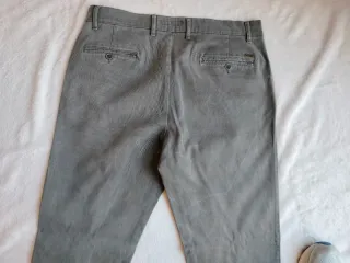 Pantalón chino LCDN gris oscuro talla 50. XXL