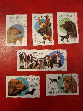 Francobolli del Vietnam con cani del 1989. Molto rari