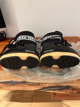 Botas Moon Boot niño negras