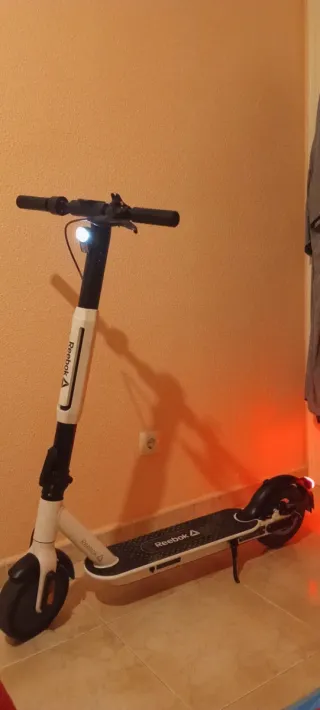 Patinete Eléctrico Reebok