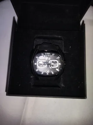 Reloj Lotus Negro y Plateado
