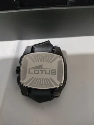 Reloj Lotus Negro y Plateado