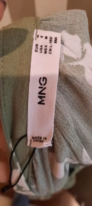 Vestido verde oliva Mango estampado