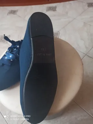 Scarpe de.pressa blu con fiocco pois