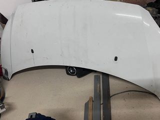 Capó Ford Custom. 280€