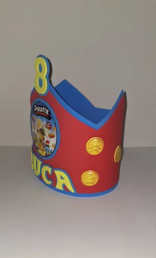 Corona de cumpleaños, Piratix.