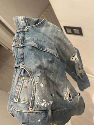 Tejanos Bershka azules con pintura