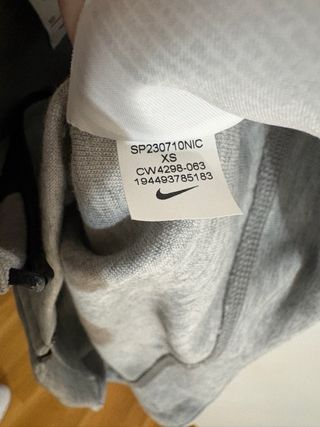 Chaqueta Nike Tech Gris Niña Talla XS