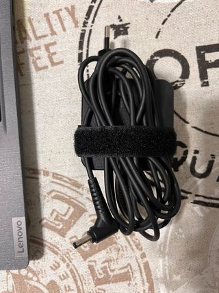 Ordenador portátil Lenovo V15 IGL MUY POCO USO