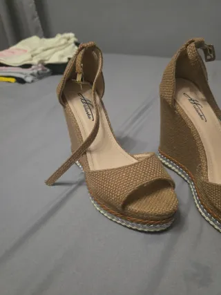 Cuñas marrones con plataforma