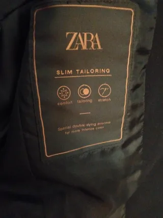 Traje de chaqueta y pantalón negro