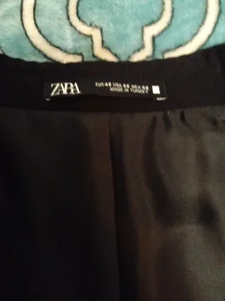 Traje de chaqueta y pantalón negro