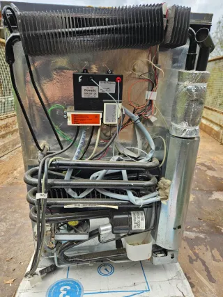 Nevera trivalente camper Dometic