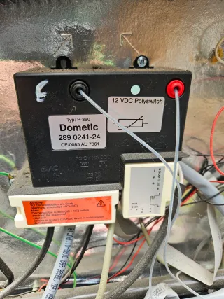 Nevera trivalente camper Dometic