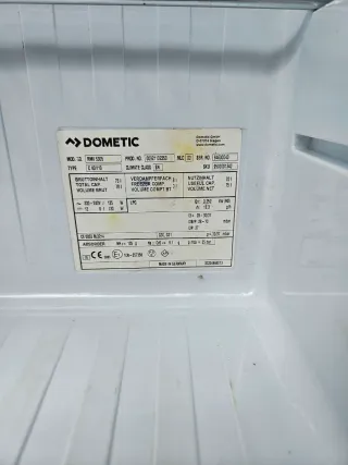 Nevera trivalente camper Dometic