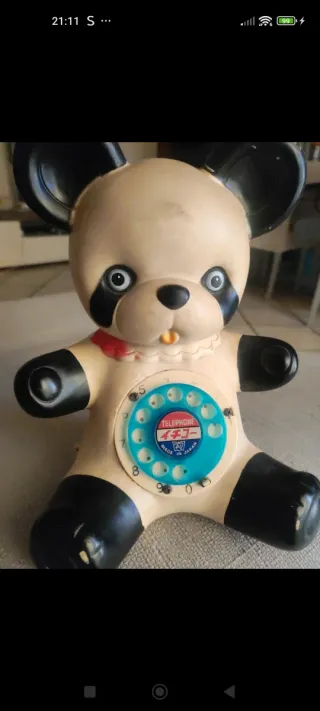 Orso vintage in gomma con telefono