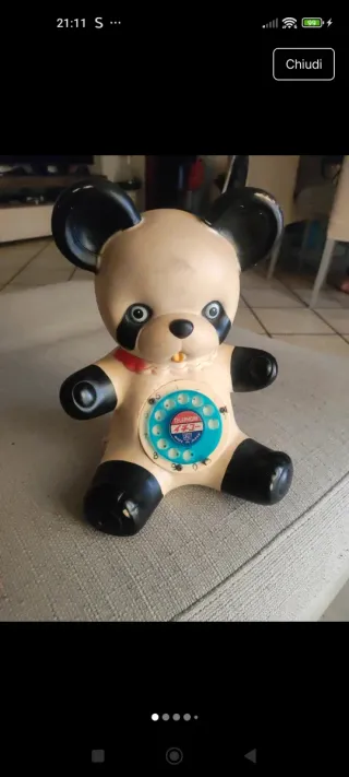 Orso vintage in gomma con telefono