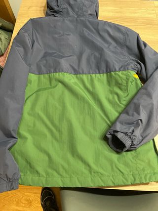 Abrigo Quiksilver azul y verde usado 2 veces