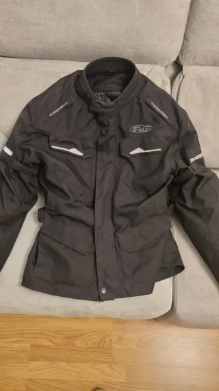 Chaqueta de moto negra
