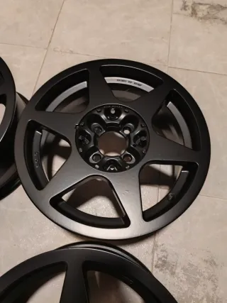 Llantas Momo Mirage 5 Radios Negro Mate