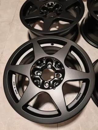 Llantas Momo Mirage 5 Radios Negro Mate