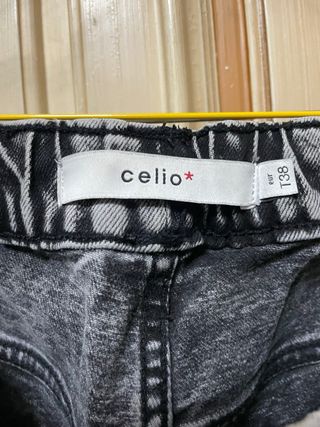 Pantaloni jeans grigi effetto stone wash