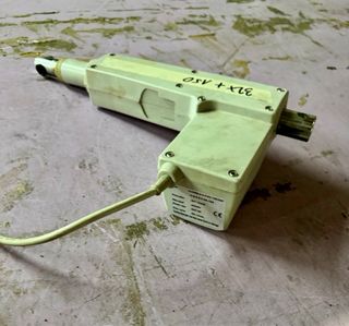 EQUIPO MOTOR ELEVACIÓN CAMILLA FISIOTERAPIA