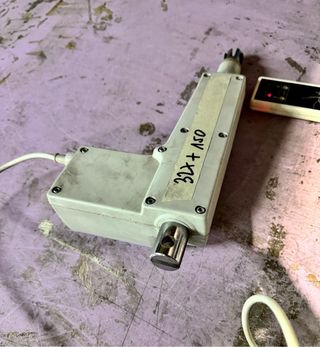 EQUIPO MOTOR ELEVACIÓN CAMILLA FISIOTERAPIA