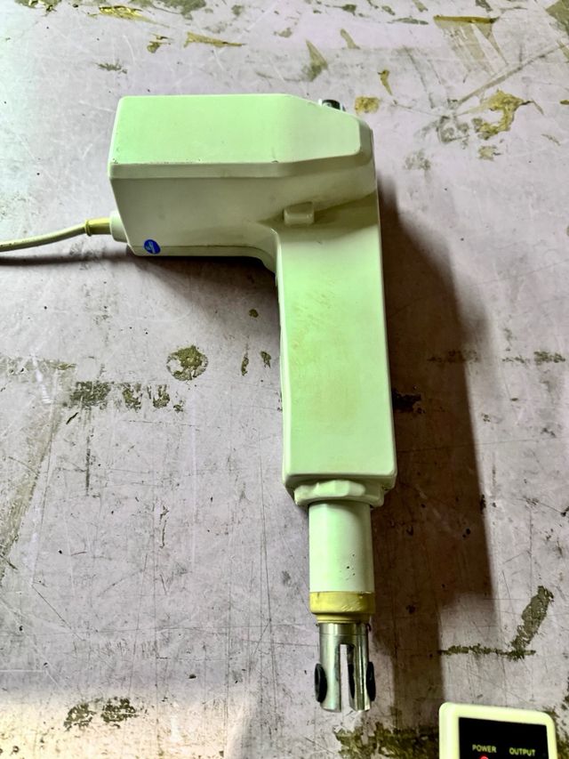 EQUIPO MOTOR ELEVACIÓN CAMILLA FISIOTERAPIA