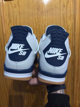 Jordan 4 SB Navy