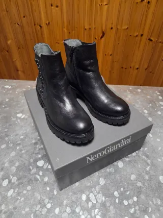 Scarpe stivaletti Nero Giardini 37