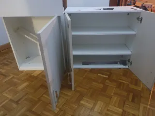 Muebles de cocina blancos y marrones