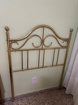 Dos cabeceros metálicos dorados camas de 90cm