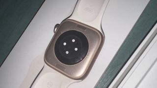 Apple Watch Series 11 Beige/Dorado