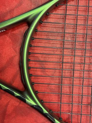 Raqueta Wilson Blade V8 98 16x19 Grip 2