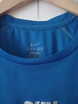 Camiseta Nike RUN azul